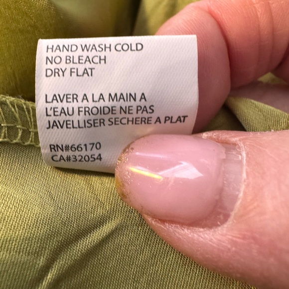 Blue Tassel sold by Anthropologie- Sleeveless Floral Laced Top-size large NWT - Picture 13 of 14